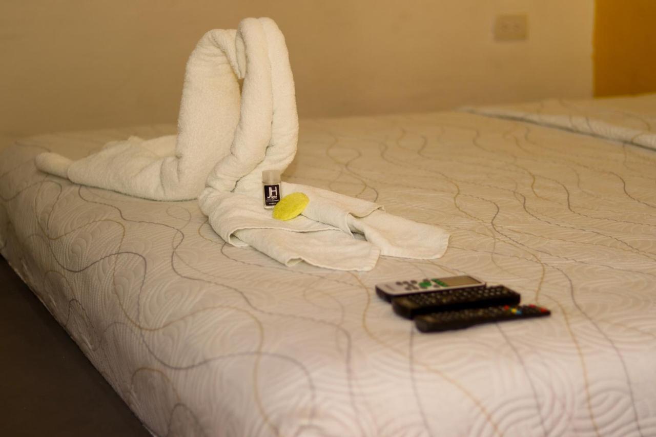 Jh Hotel Махахуал Екстериор снимка